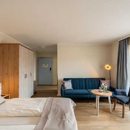 Отель Alter Muschelsaal 4*