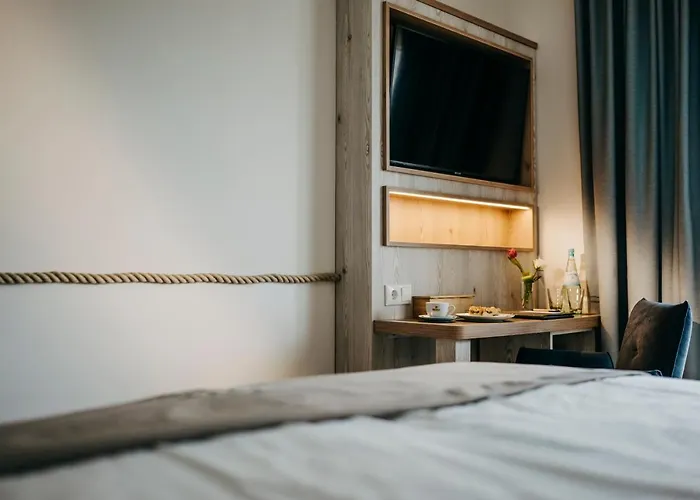 Alter Muschelsaal 4*